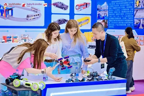 Hong Kong Toys & Games Fair – chinyab نمایشگاه اسباببازی و بازیهای آموزشی - هنگ کنگ - چین یاب
